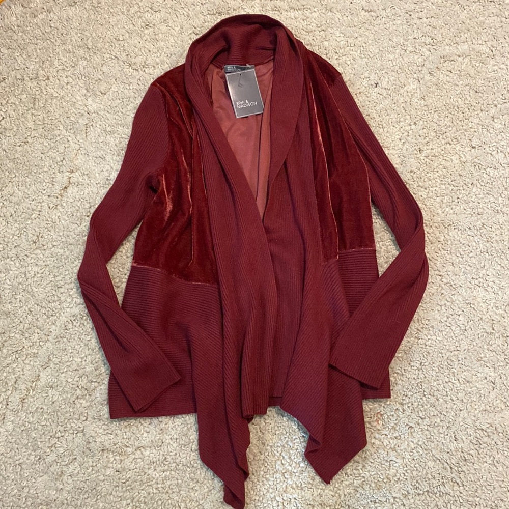 89th & Madison long sleeve BRAND NEW cardigan! Size medium!